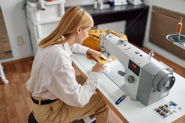 Machine à coudre ou à broder : laquelle choisir ?